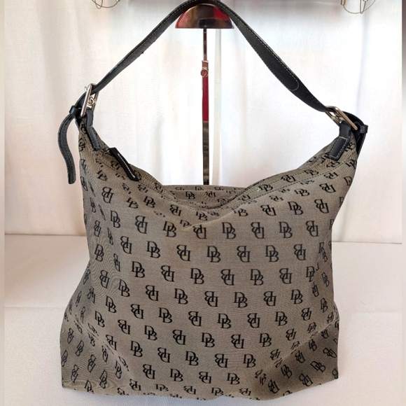 Dooney & Bourke Signature Black and Gray Vintage Large Shoulder Tote. - Picture 1 of 14
